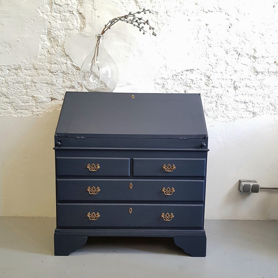 Secretaire Midnight blue met gouden handgrepen