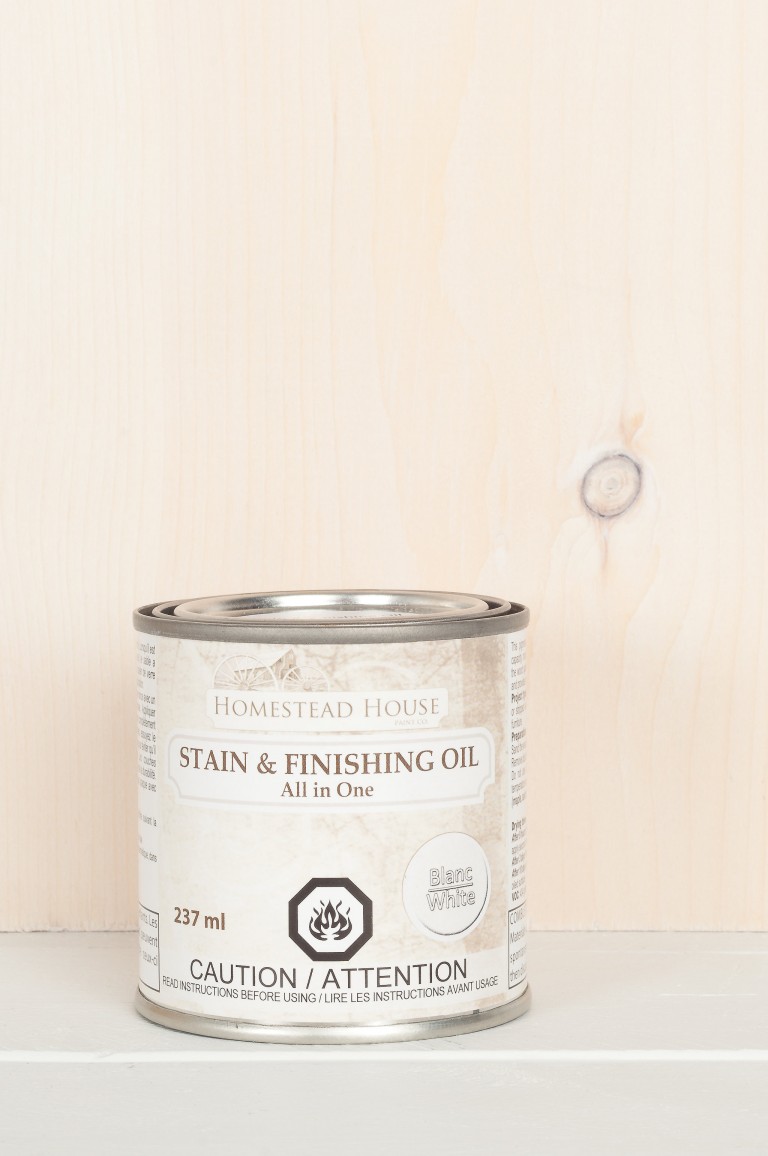 White - Stain and Finishing Oil Fusion Mineral Paint goed gestyled brielle