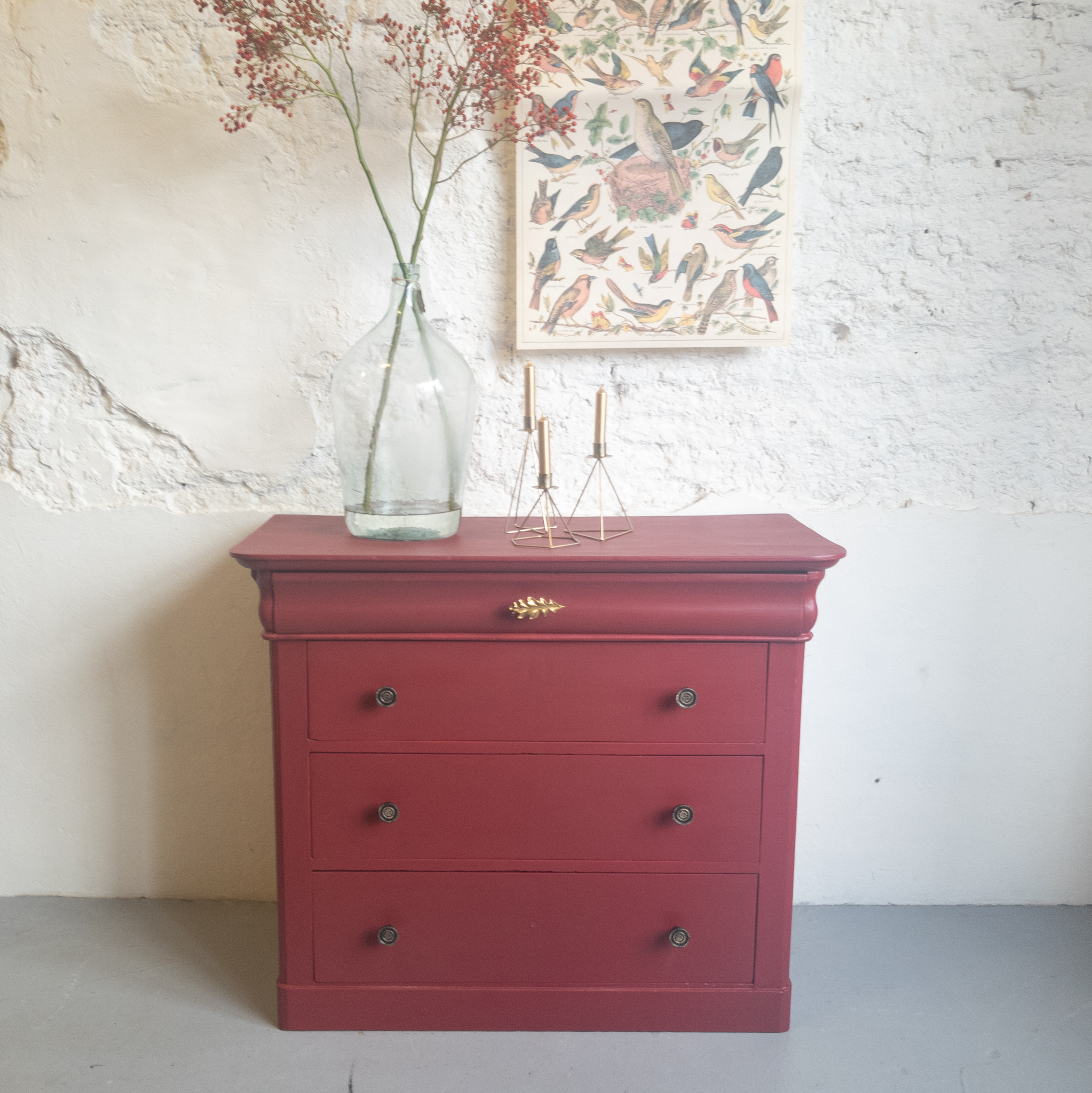 Dressoir Cranberry rood met gouden knoppen fusion mineral paint Goed Gestyled Brielle