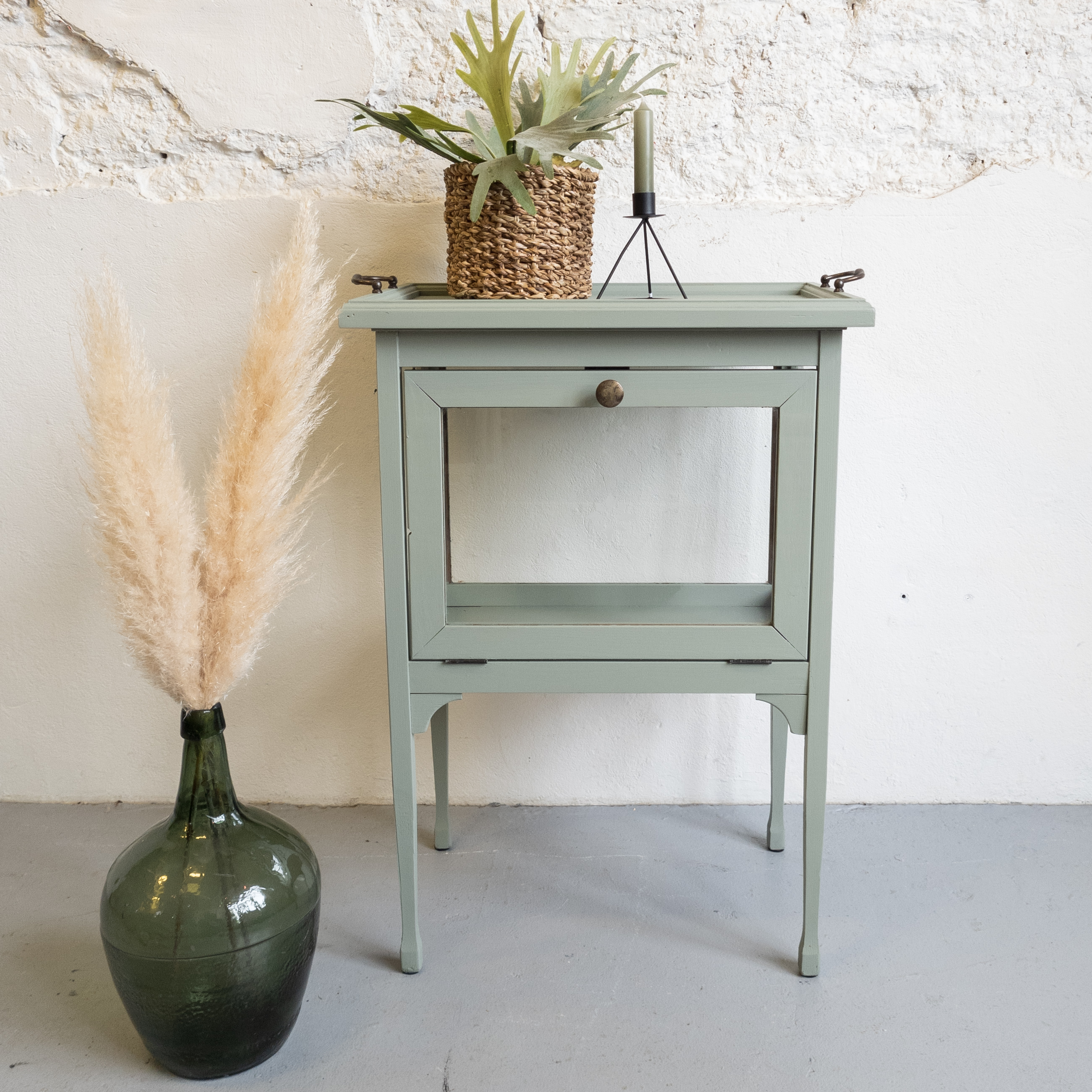 Theekastje oudgroen Fusion mineral paint goed gestyled brielle
