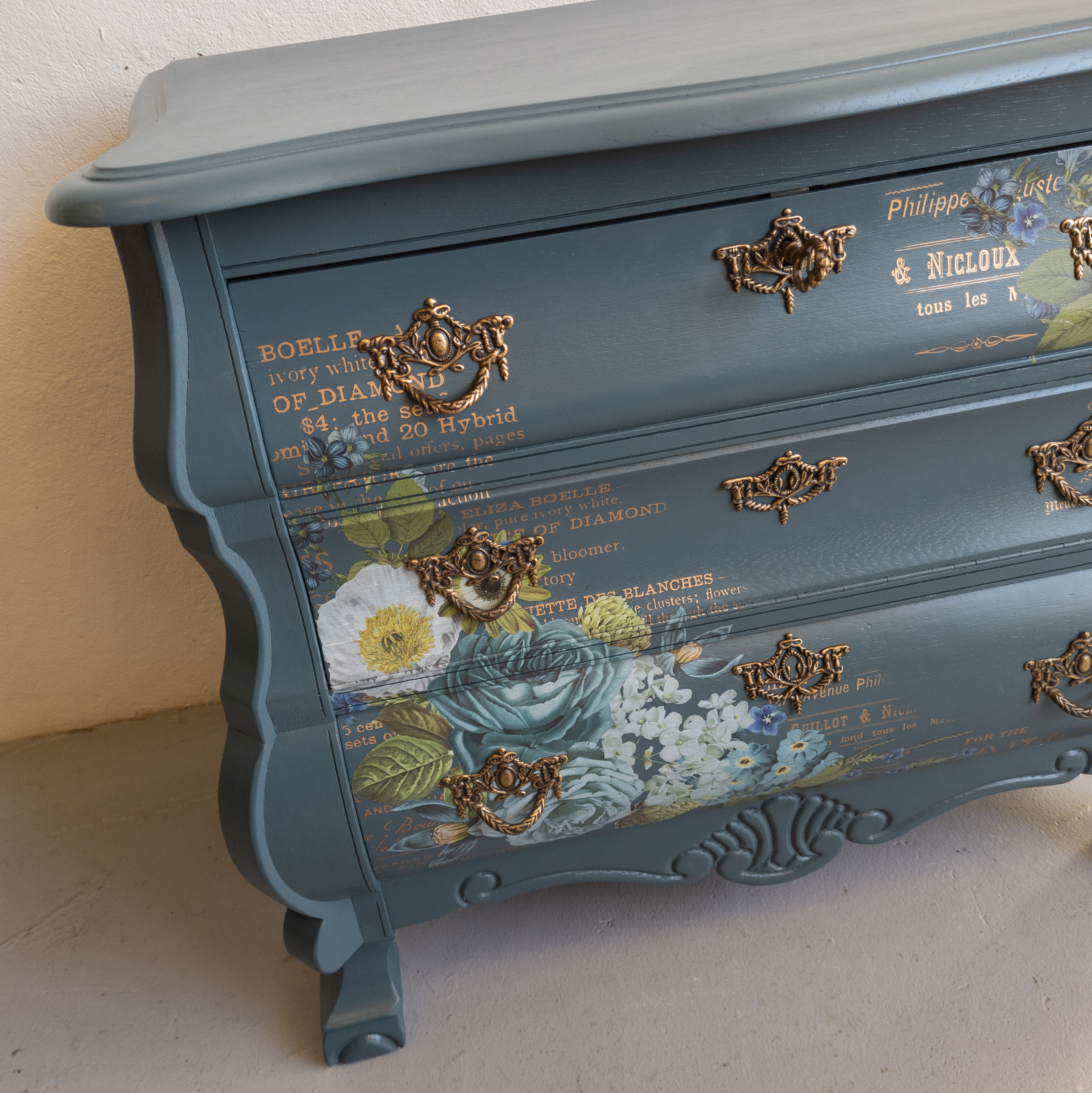 Buikkastje homestead blue met decor transfer fusion mineral paint Goed Gestyled brielle