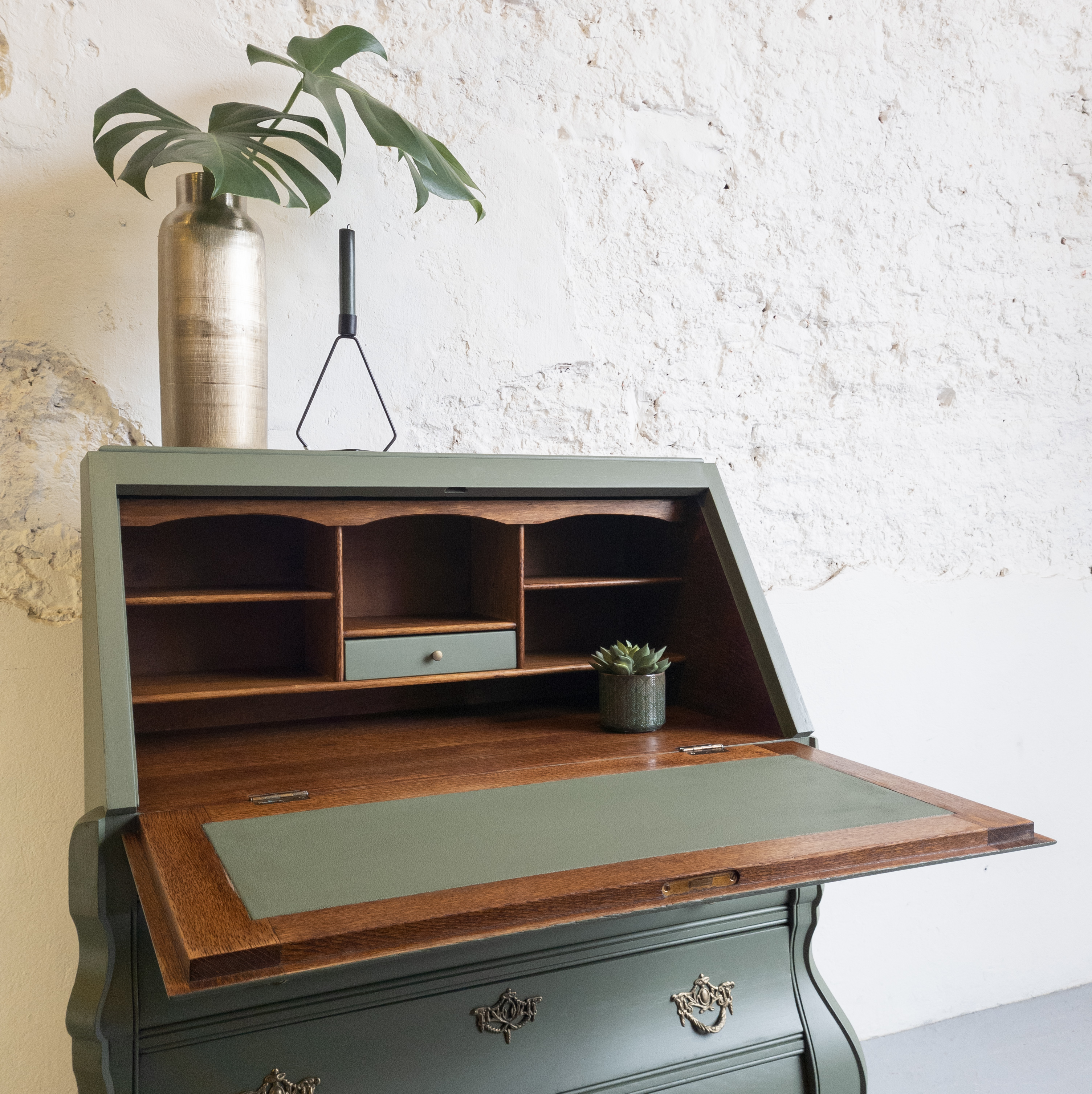 Gave Secretaire groen geverfd met Fusion Mineral Paint