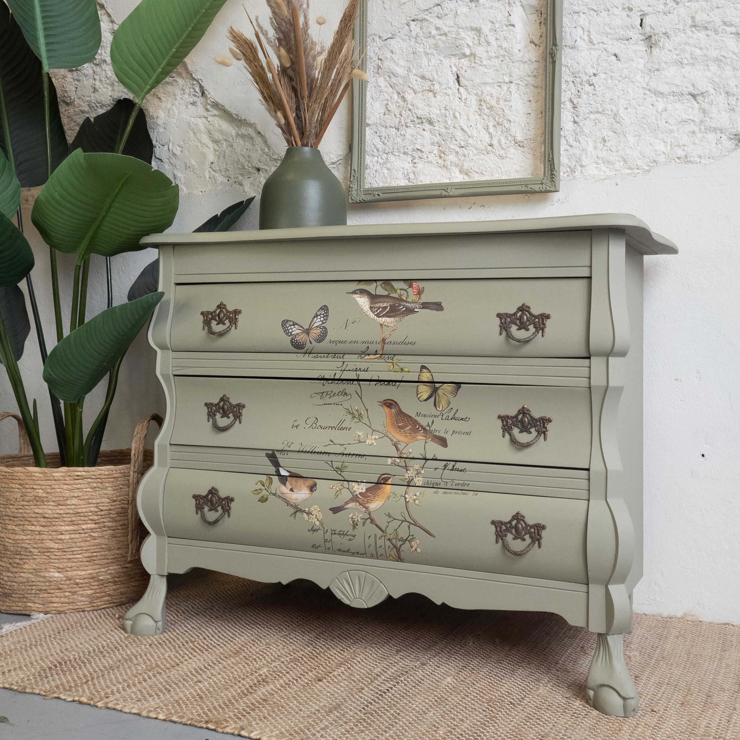 Groen Buikkastje met vogeltjes Fusion Mineral Paint. opgeknapt buikkastje door goed gestyled brielle