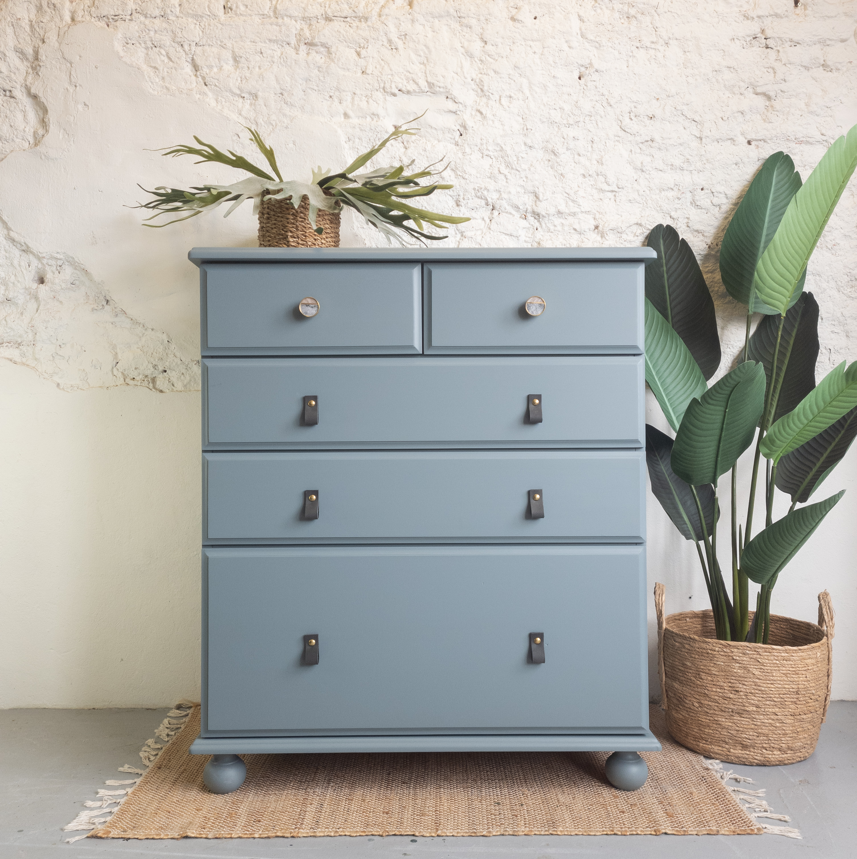 Ladekast Blue Pine Fusion Mineral Paint.  Goed Gestyled Brielle