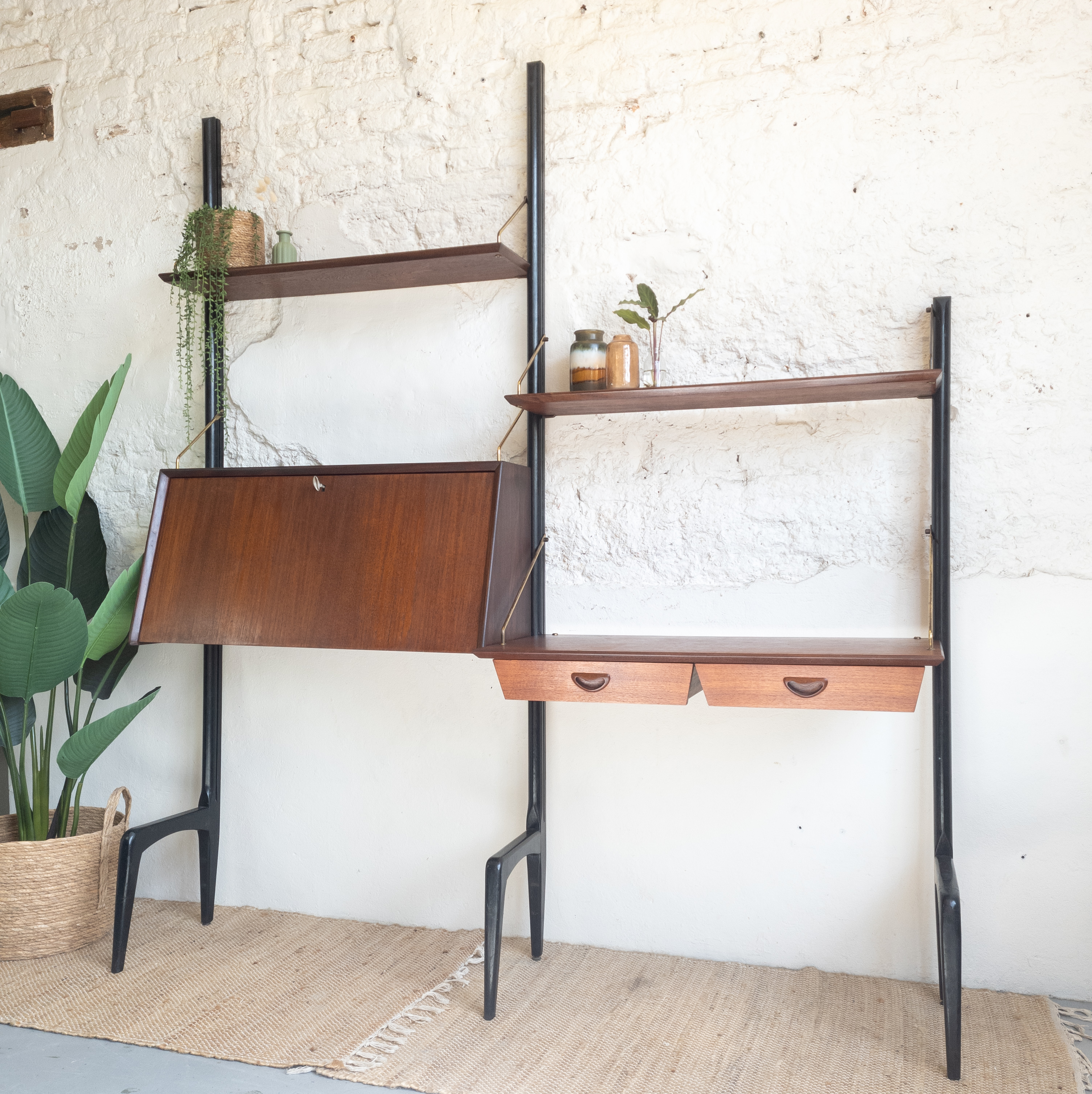 Vintage wandsysteem Louis van Teeffelen. Goed Gestyled Brielle