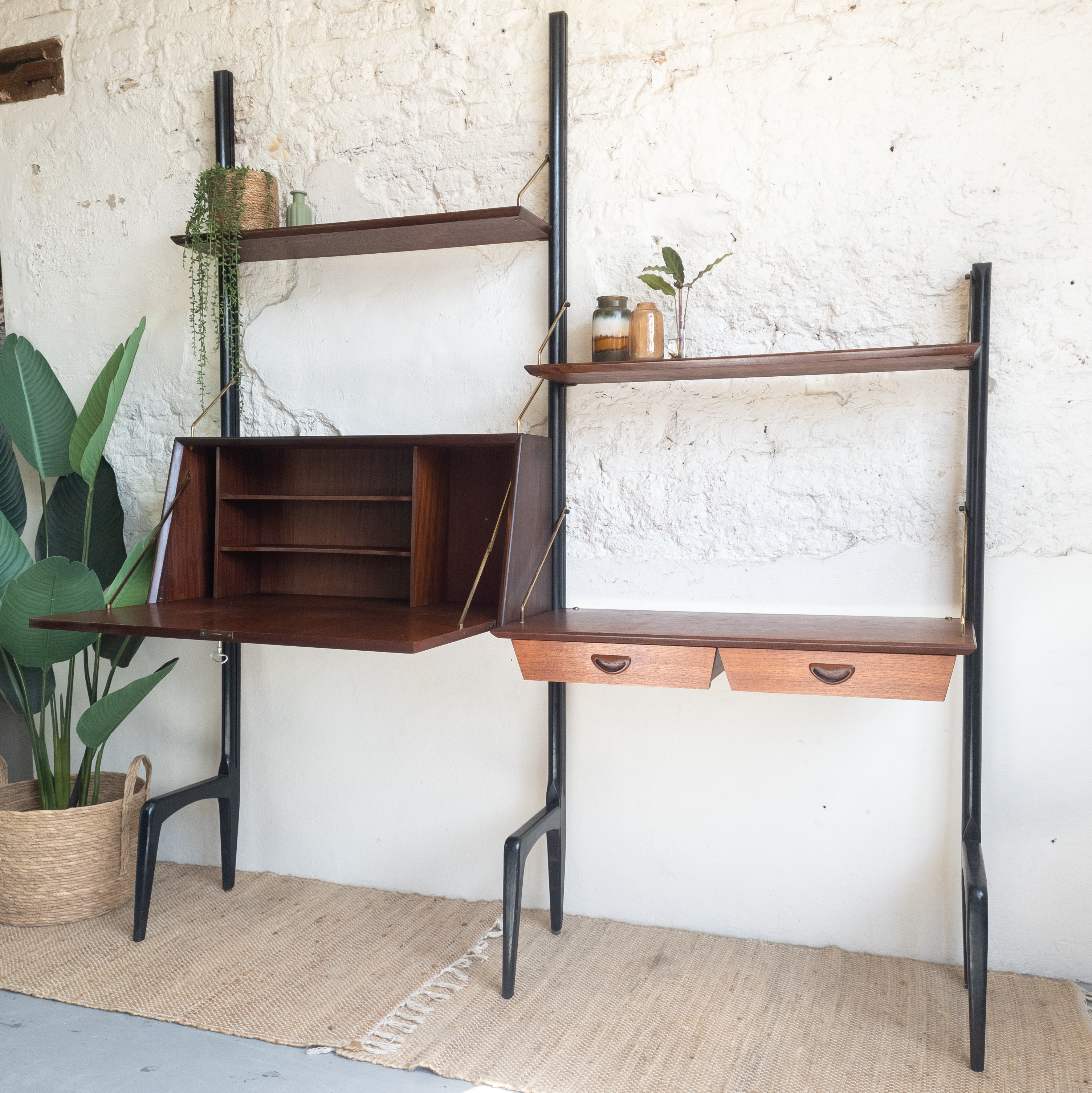 Vintage wandsysteem Louis van Teeffelen. Goed Gestyled Brielle