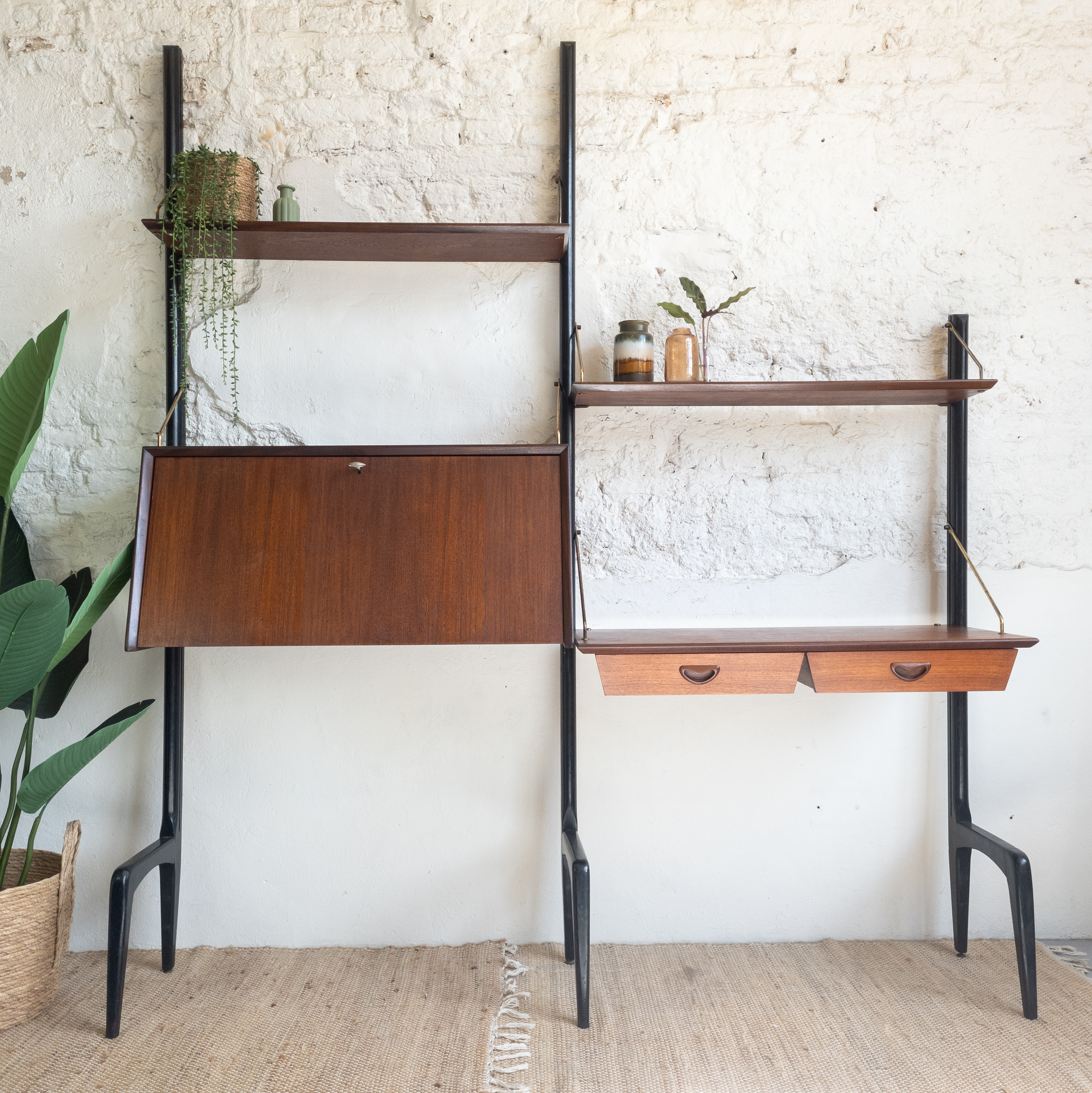 Vintage wandsysteem Louis van Teeffelen. Goed Gestyled Brielle