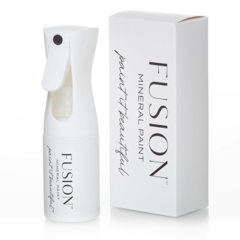 spray bottle waterverstuiver fusion mineral paint. musthave voor restylers. verkrijgbaar bij goed gestyled brielle