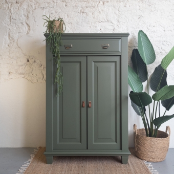 Meidenkast Bayberry groen geverfd met Fusion Mineral paint. Goed Gestyled Brielle