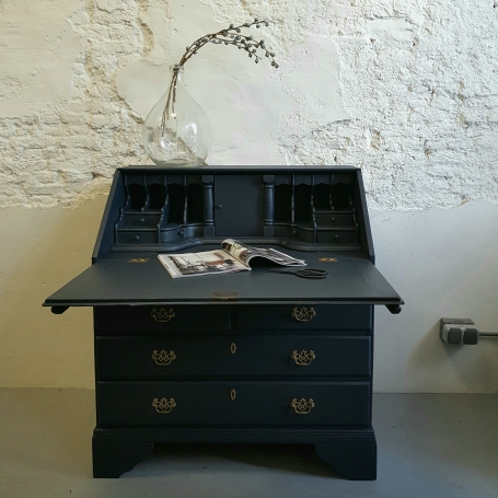 Secretaire Midnight blue met gouden handgrepen