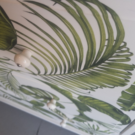 Ladekast met meubel transfer tropical paradise fusion mineral paint Raw silk Ladekast botanisch  Goed Gestyled Brielle