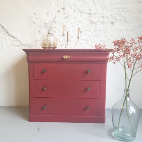 Dressoir Cranberry rood met gouden eikenbladknop fusion mineral paint Goed Gestyled Brielle