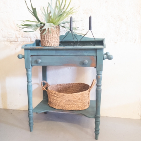 grenen wasmeubel make-up tafel opgeknapt met Miss Mustard Seeds Milk Paint door Goed Gestyled in Brielle