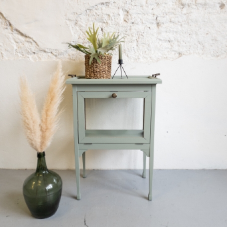 Theekastje oudgroen Fusion mineral paint goed gestyled brielle