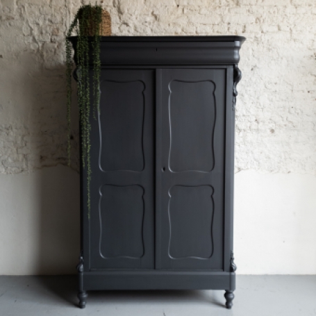 biedermeier meidenkast kast antraciet ash Fusion Mineral Paint matte verf Goed Gestyled Brielle