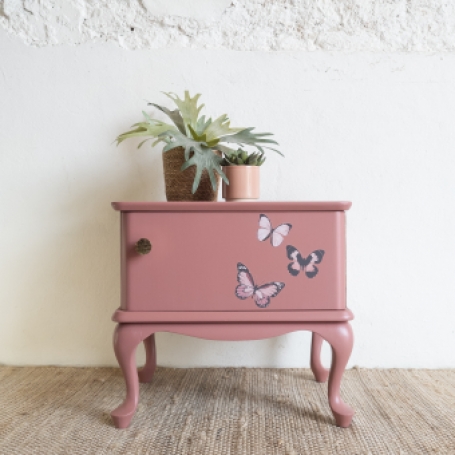 nachtkastje butterfly vlinders. Enchanted Echinacea Fusion Mineral Paint goed gestyled brielle