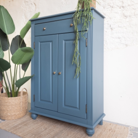 Meidenkast Seaside geverfd met Fusion Mineral paint. Goed Gestyled Brielle