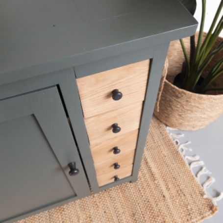 vintage eikenhouten naaimachine kastje gerestyled met Fusion door Goed Gestyled uit brielle