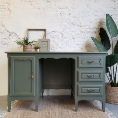 Vintage Bureau bayberry groen geschilderd door goed gestyled uit brielle