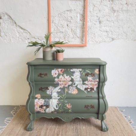 Buikkastje Elegance & Flowers bloemen en kraanvogels geschilderd met fusion mineral paint in de groene kleur bayberry goed ge