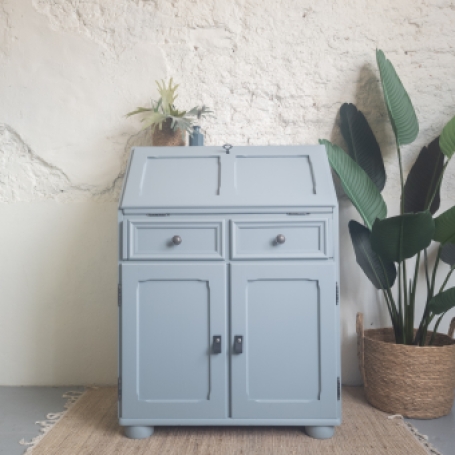 secretaire opgeknapt door Goed Gestyled met Fusion Mineral Paint in de blauwe kleur Paisley en Blue Pine. Geverfde meubels va