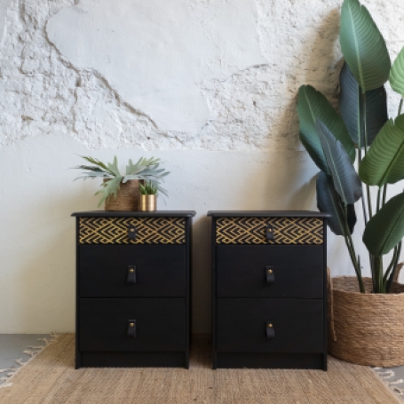 Nachtkasjes mat zwart coal black fusion mineral paint en geo diamand transfer transfer opgeknapt door Goed Gestyled uit Briel