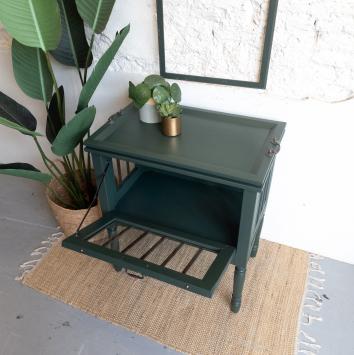 Prachtig theekastje opgeknapt door  Goed Gestyled met Fusion Mineral Paint. Het theekastje heeft de kleur Manor Green gekrege